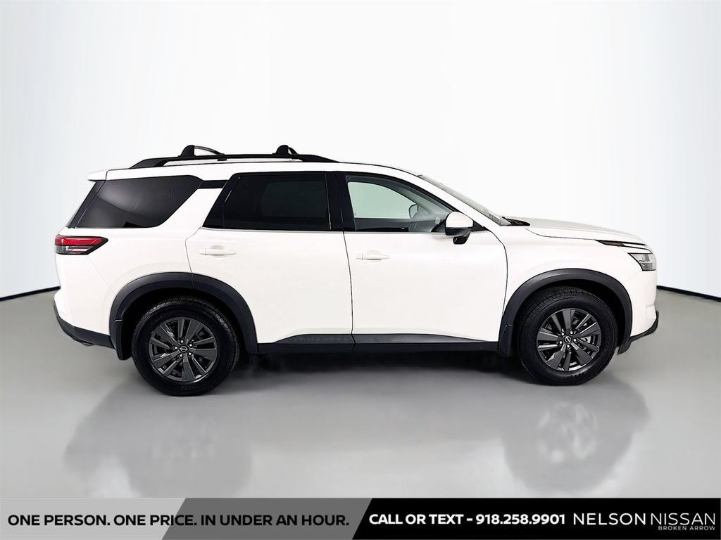 Used 2022 Nissan Pathfinder SV FWD image 4