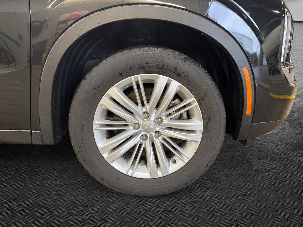 Used 2023 Mitsubishi Outlander ES image 11