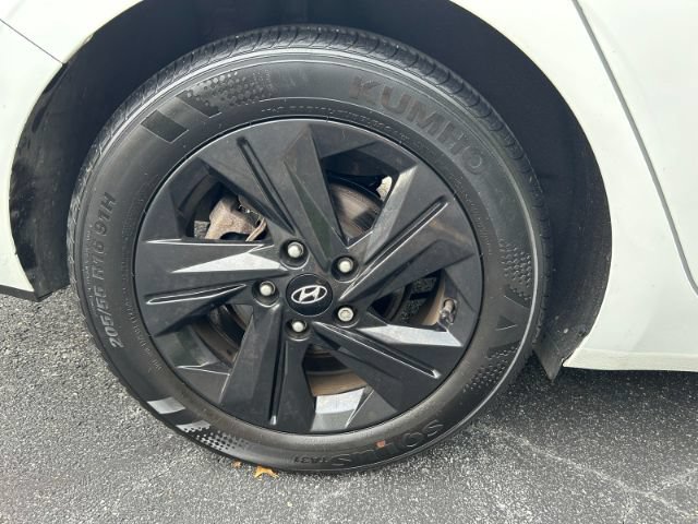 Used 2021 Hyundai Elantra SEL w/ Cargo Package FWD image 32