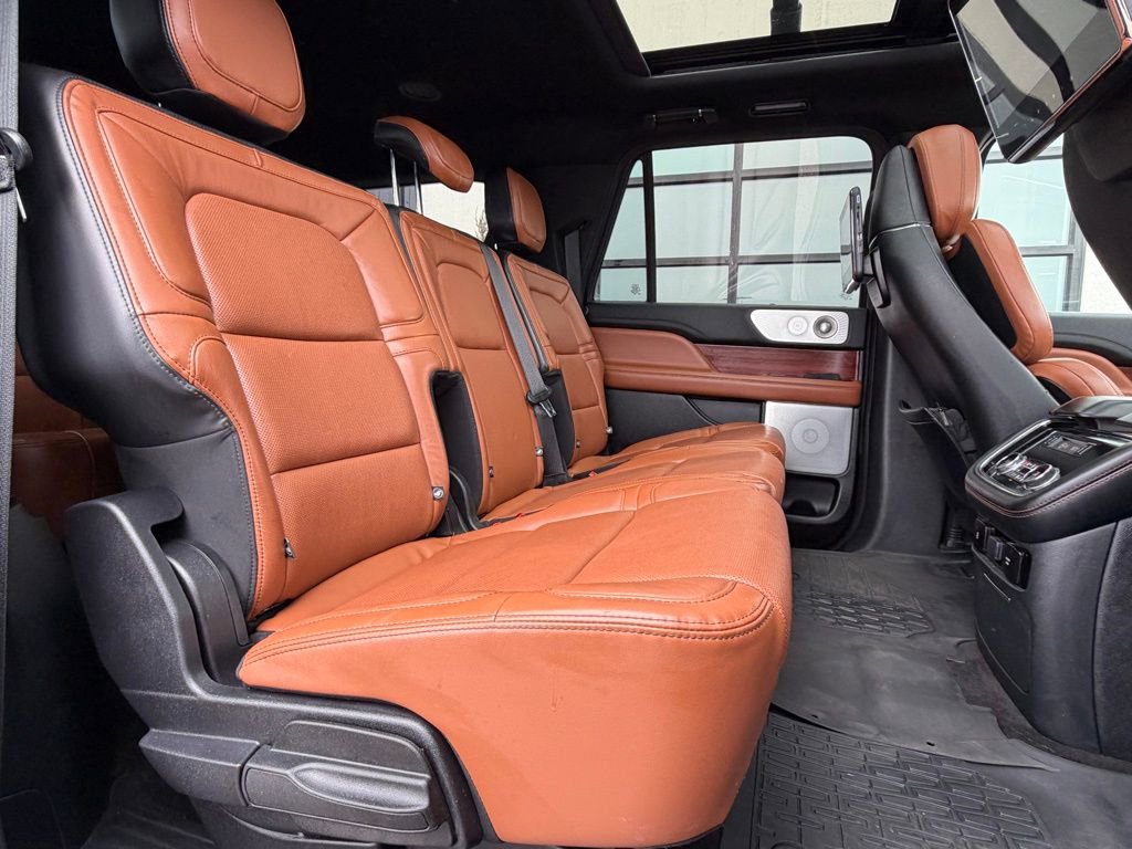 Used 2021 Lincoln Navigator L Reserve image 18