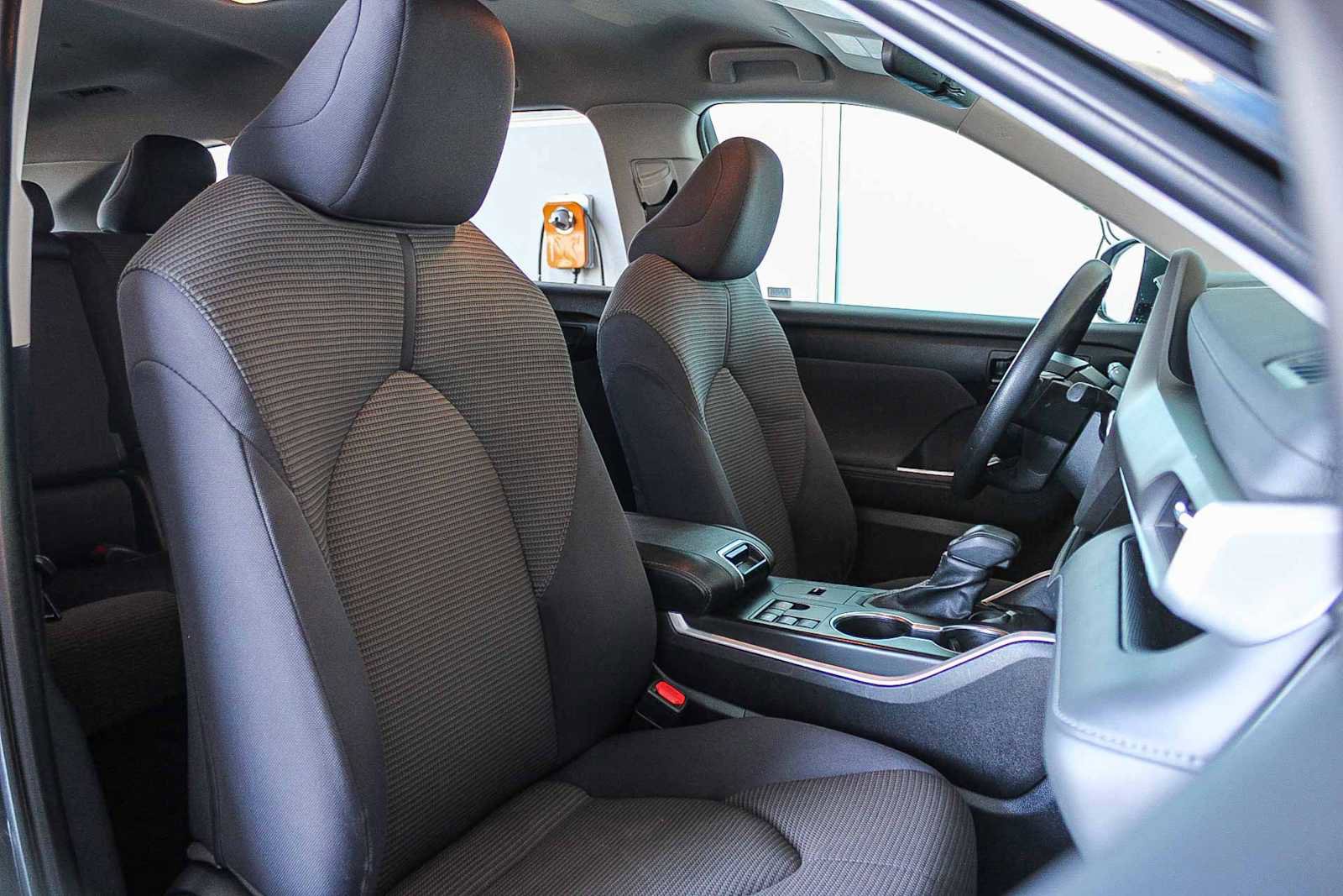 Used 2023 Toyota Highlander L FWD image 16