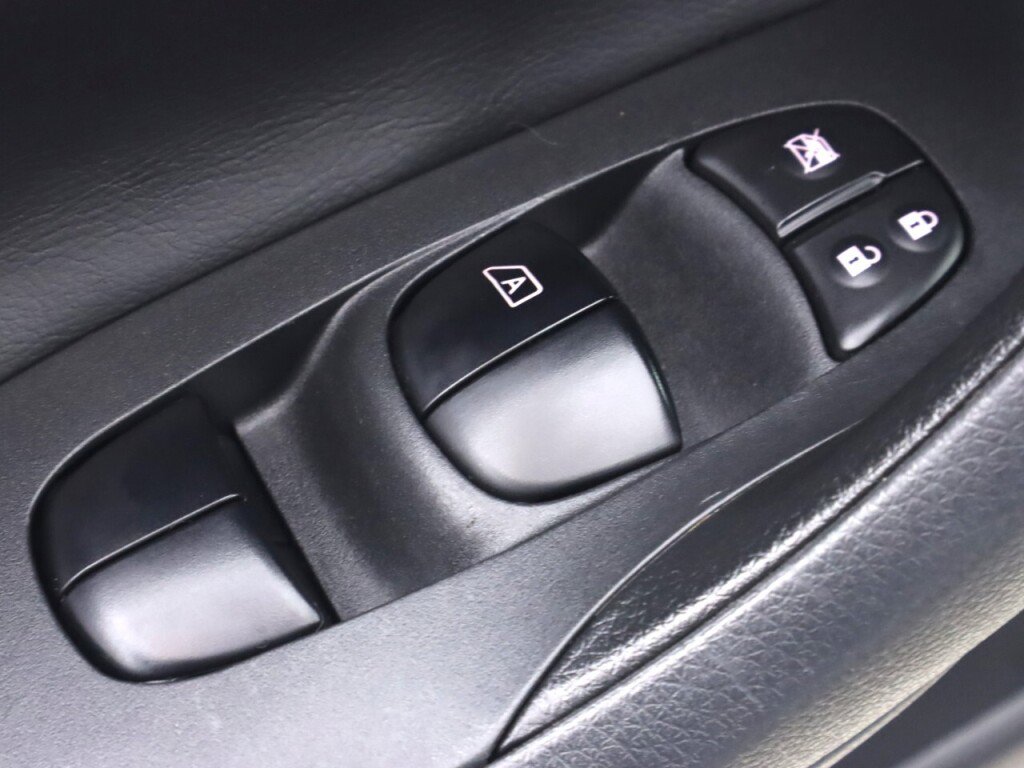 Used 2017 Nissan Altima 2.5 SR FWD image 24