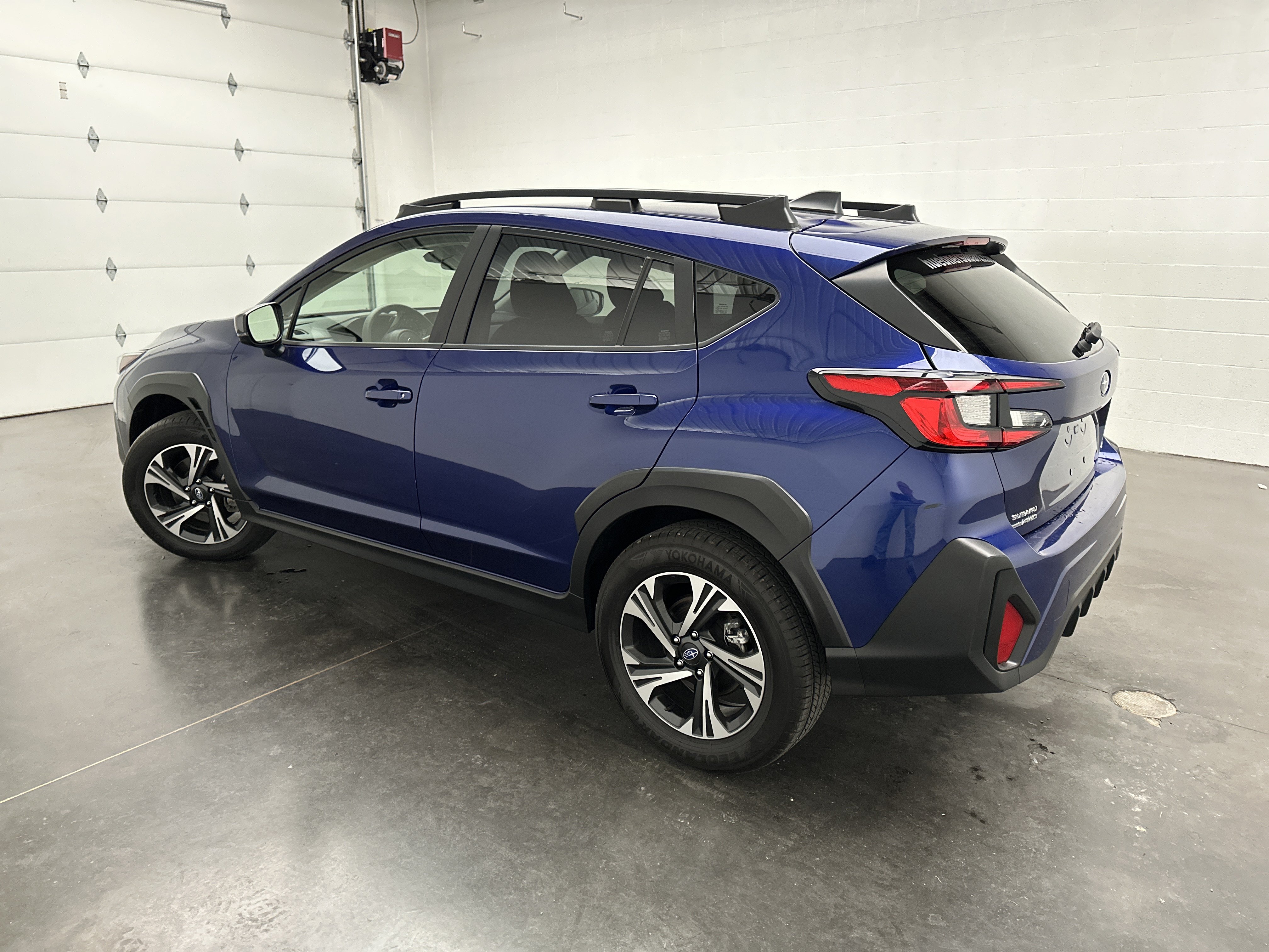 Used 2025 Subaru Crosstrek 2.5i Premium AWD/4WD image 6