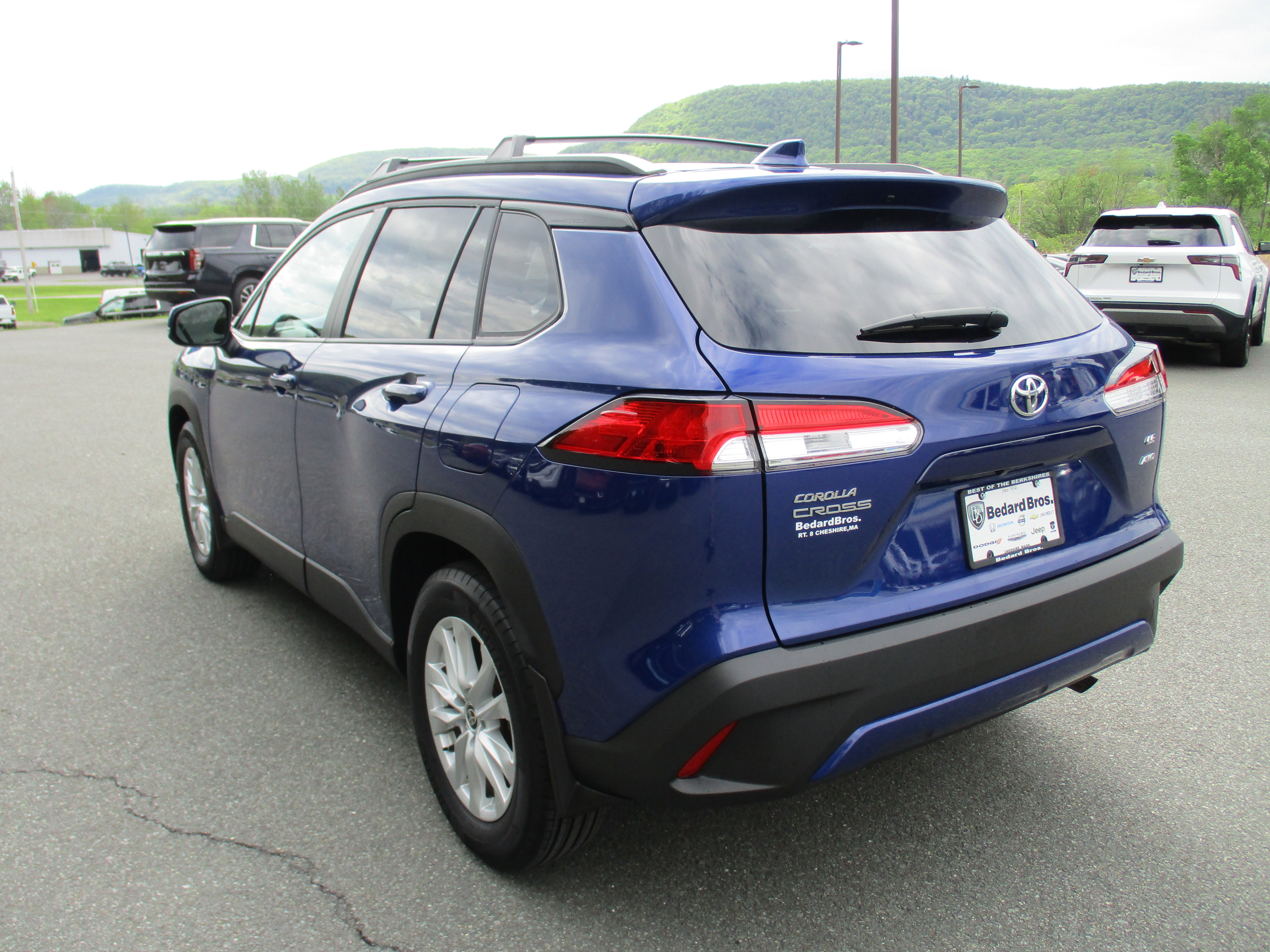 Used 2024 Toyota Corolla Cross LE AWD/4WD image 7