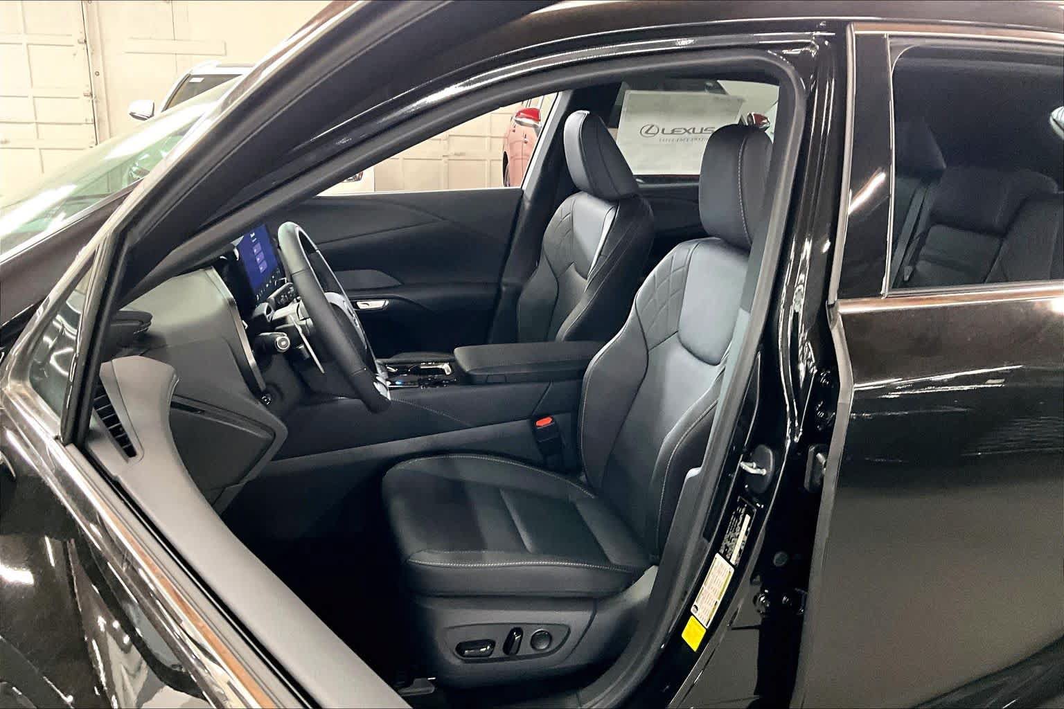 New 2026 Lexus RX 350 w/ Convenience Package AWD/4WD image 9