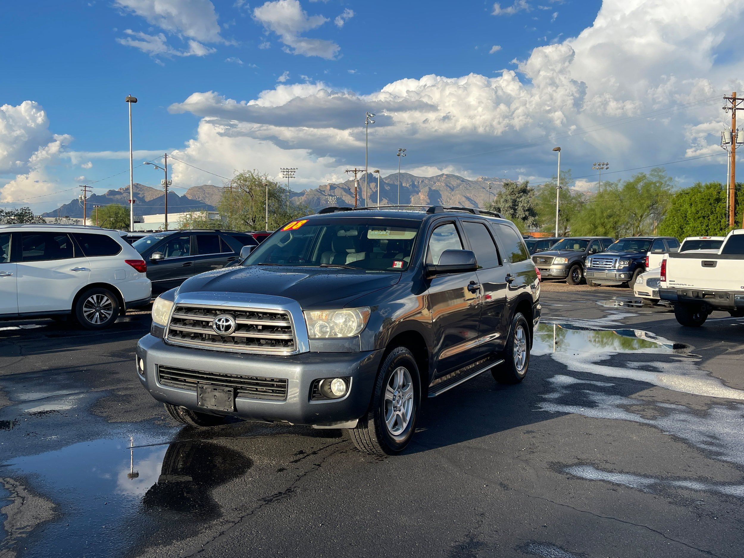 Used 2008 Toyota Sequoia SR5 w/ Pwr Driver Seat Pkg RWD image 1
