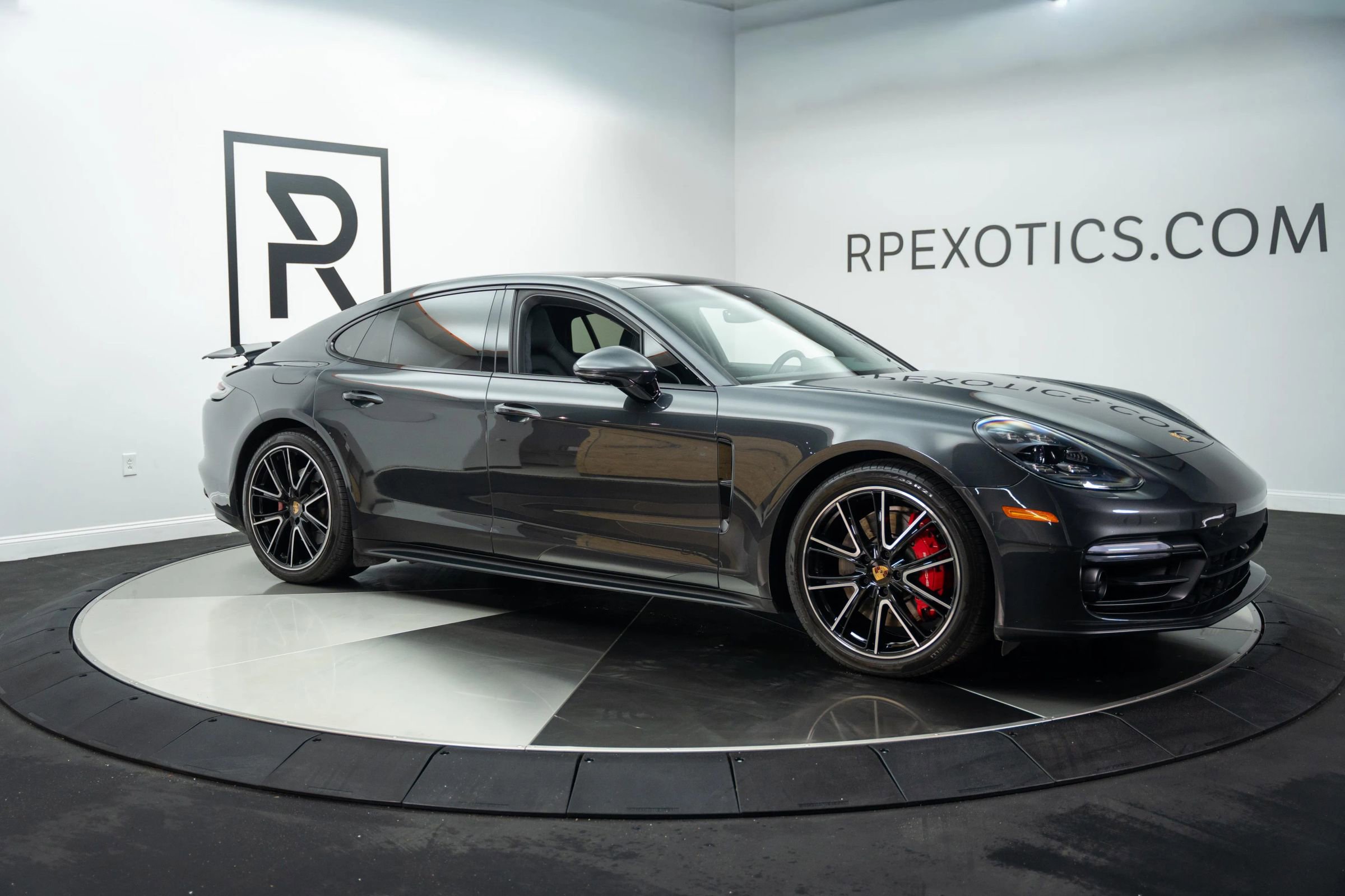 Used 2019 Porsche Panamera GTS image 11