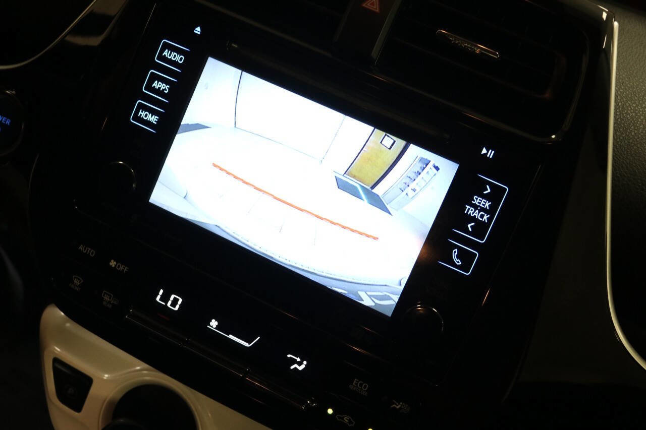Used 2018 Toyota Prius Three image 24