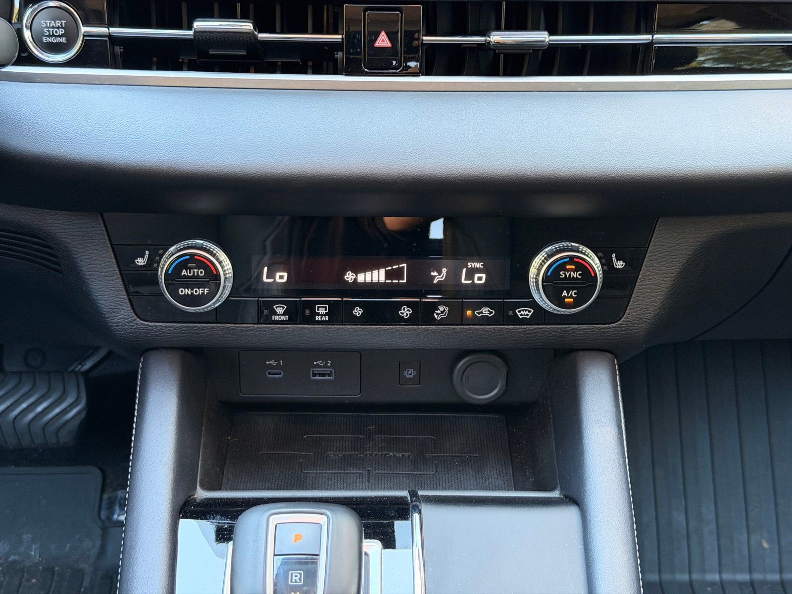 Used 2024 Mitsubishi Outlander AWD image 20