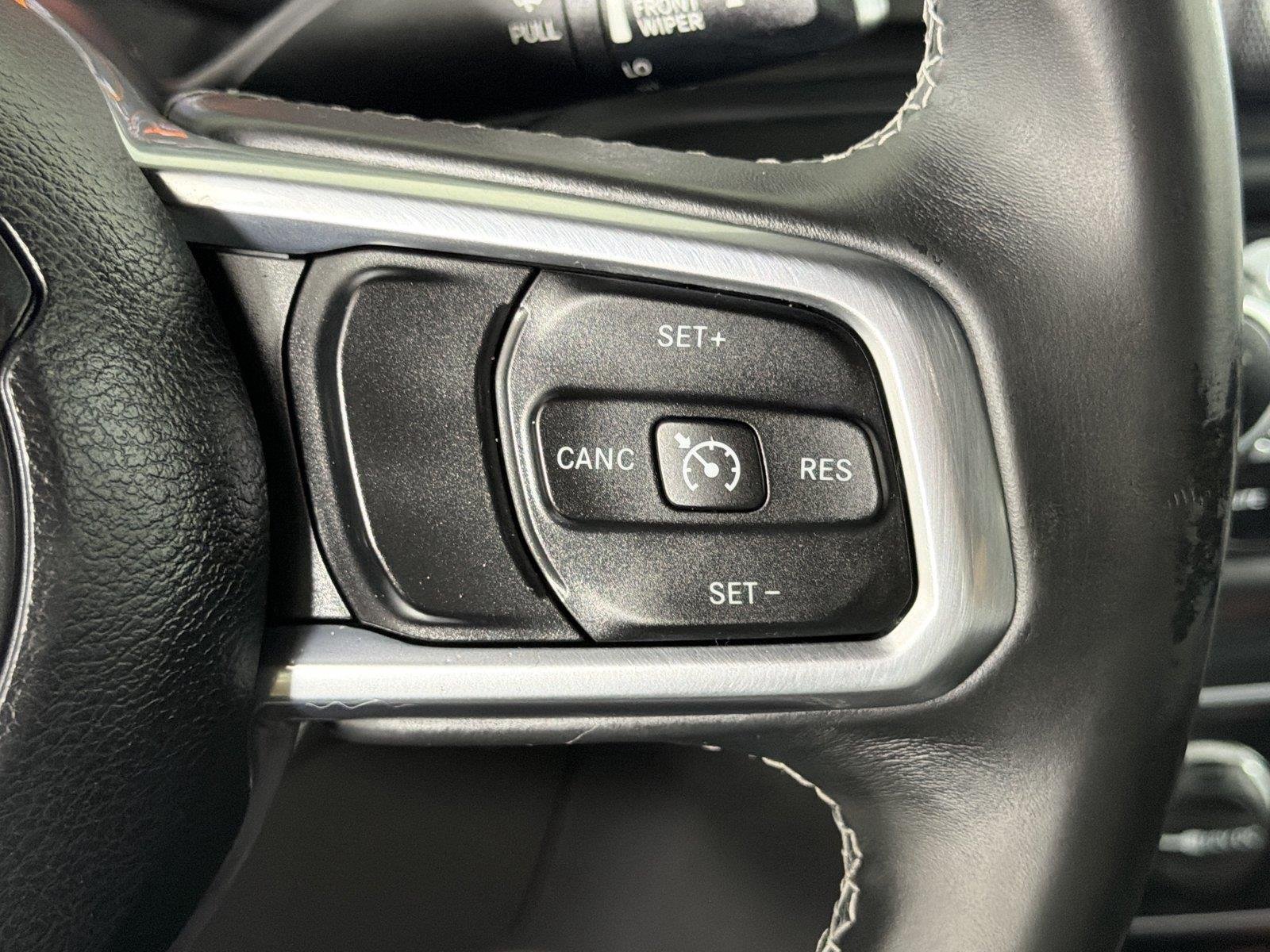 Used 2018 Jeep Wrangler Unlimited Sahara AWD/4WD image 24