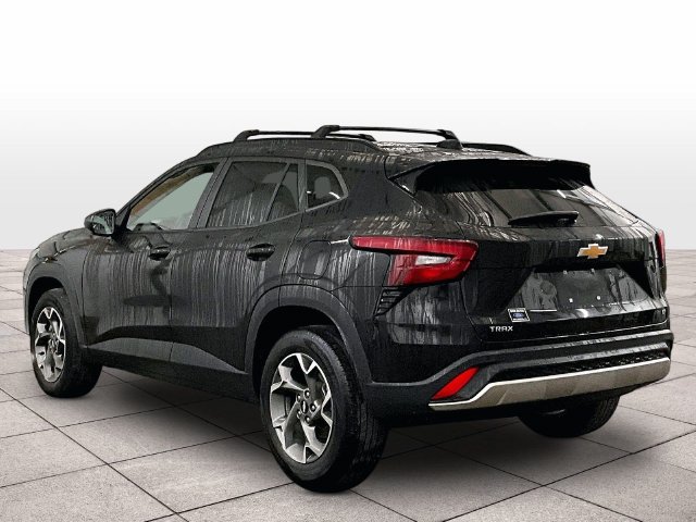 Used 2024 Chevrolet Trax LT w/ Driver Confidence Package FWD image 10