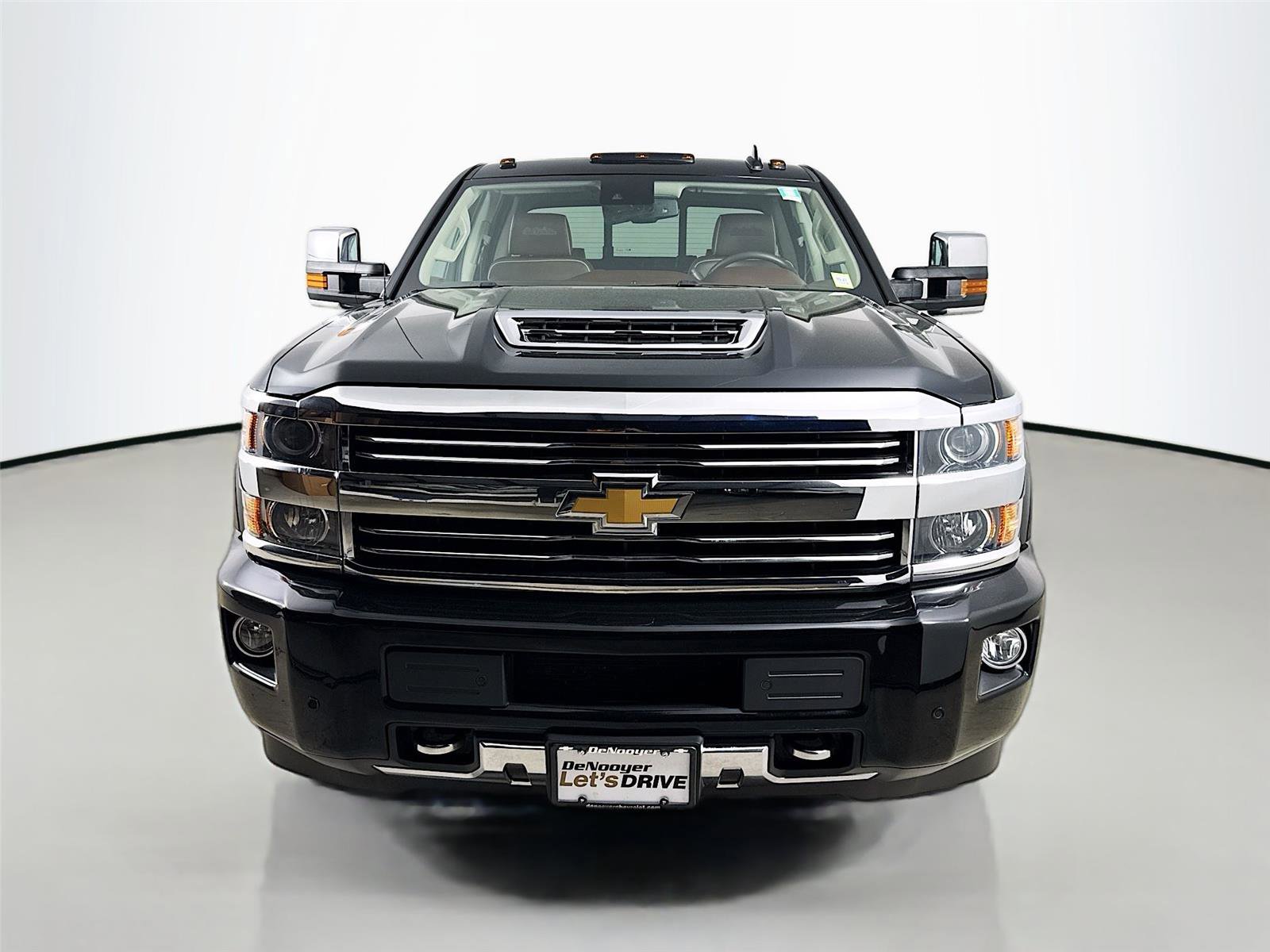 Used 2017 Chevrolet Silverado 3500 High Country w/ Duramax Plus Package AWD/4WD image 4