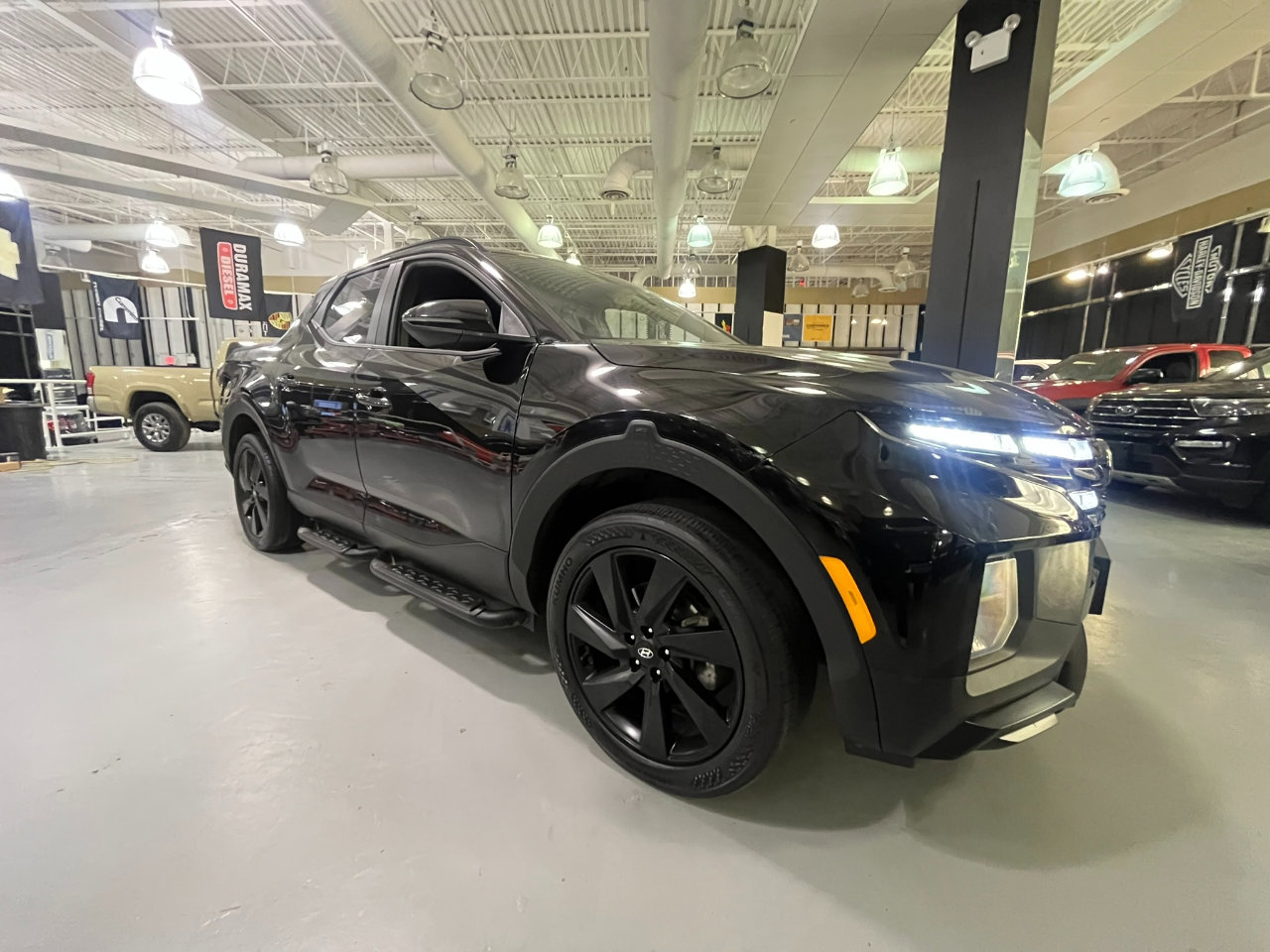 Used 2024 Hyundai Santa Cruz Night image 2