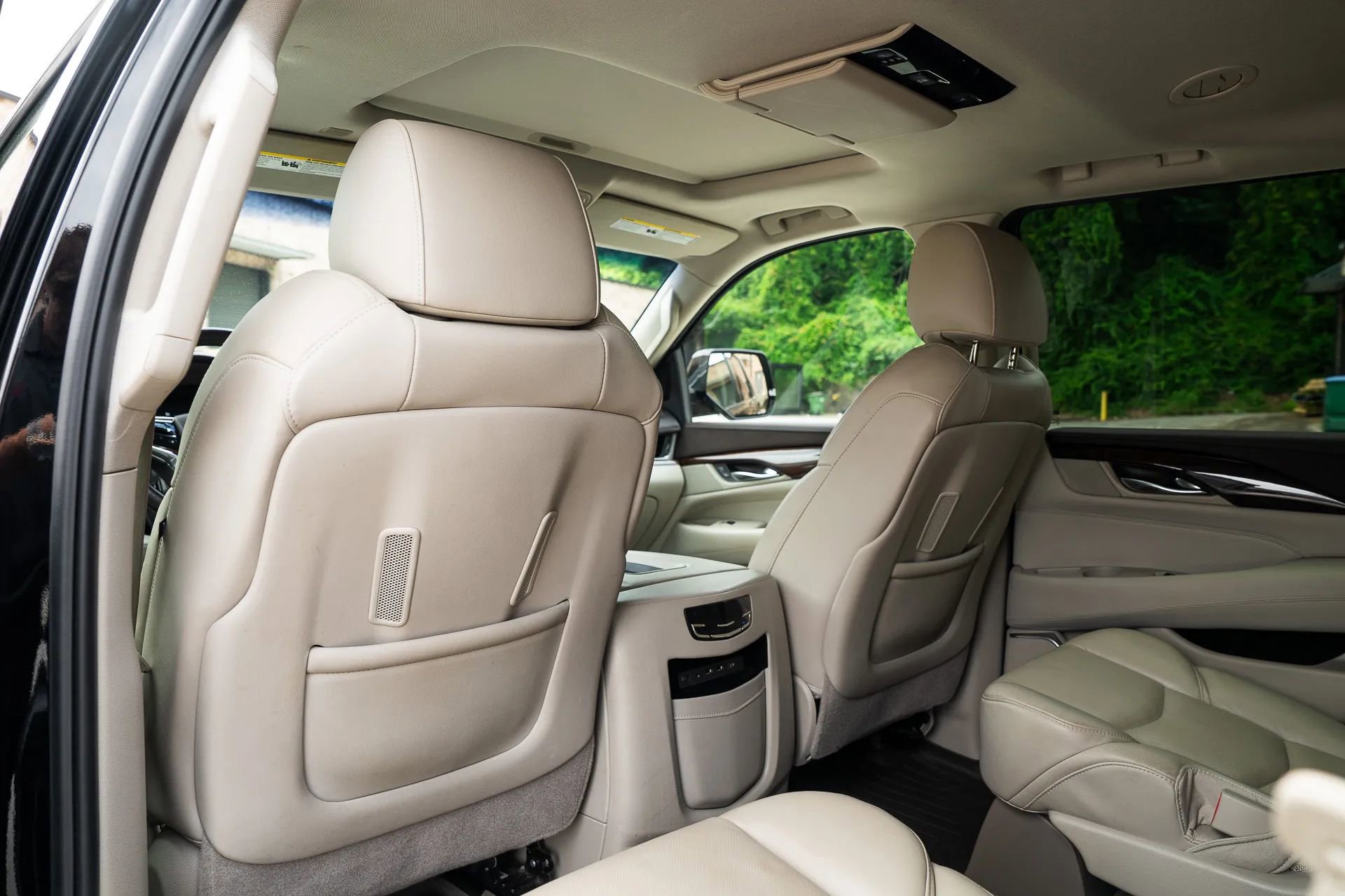 Used 2017 Cadillac Escalade Luxury RWD image 31