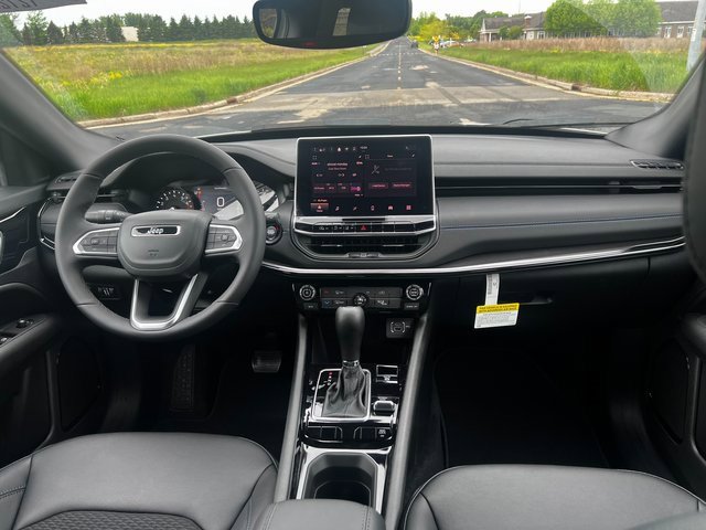 New 2025 Jeep Compass Latitude w/ Altitude Special Edition image 19