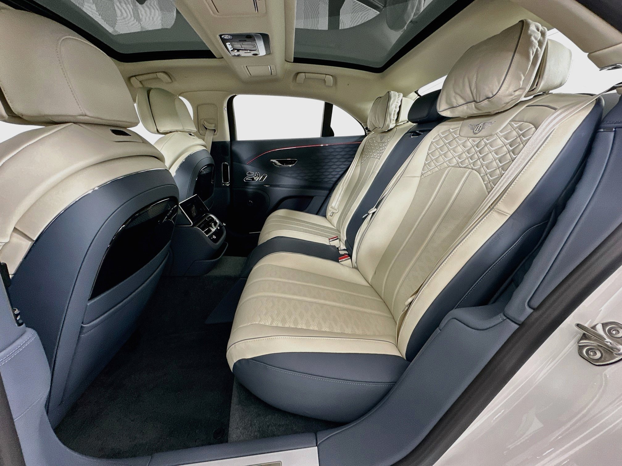 New 2027 Bentley Flying Spur Speed AWD/4WD image 22