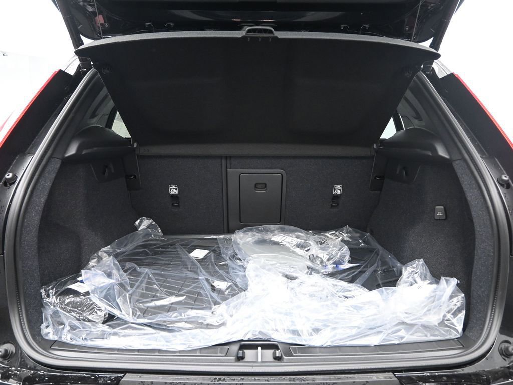 New 2026 Volvo XC40 B5 Plus w/ Protection Package Premier image 25