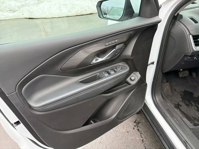 Used 2024 GMC Terrain SLT w/ LPO, Floor Liner Package image 12