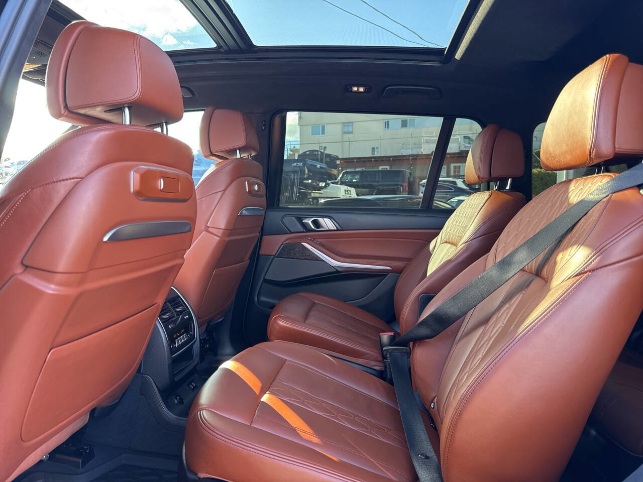 Used 2024 BMW X7 M60i w/ Executive Package image 39