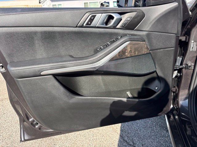Used 2022 BMW X5 xDrive45e w/ Climate Comfort Package AWD/4WD image 14