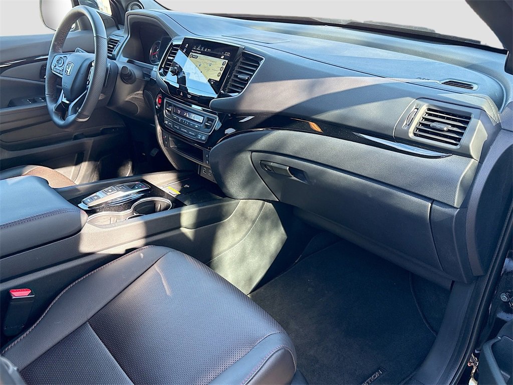 Used 2024 Honda Passport Black Edition image 30