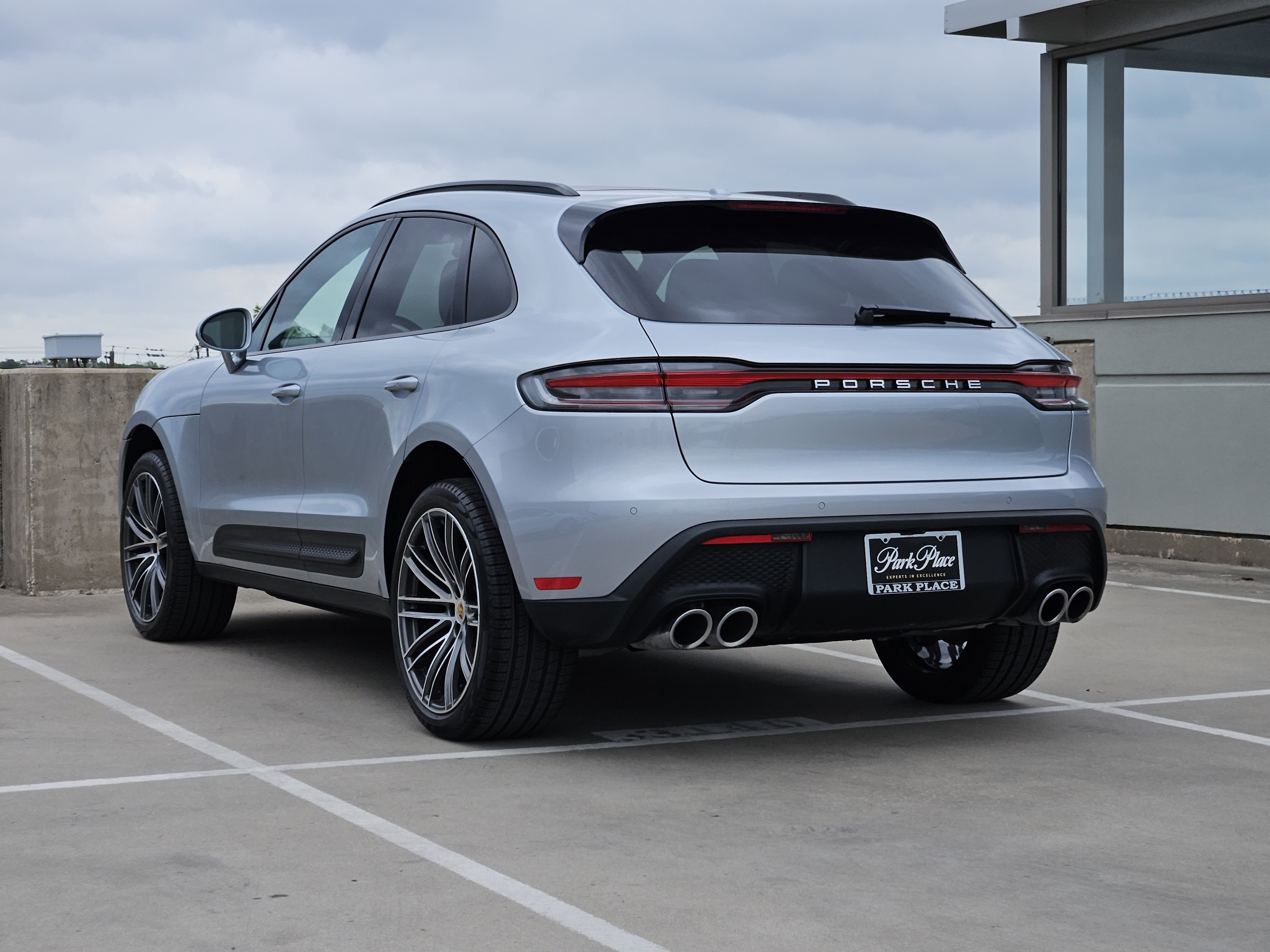 Certified 2026 Porsche Macan image 3