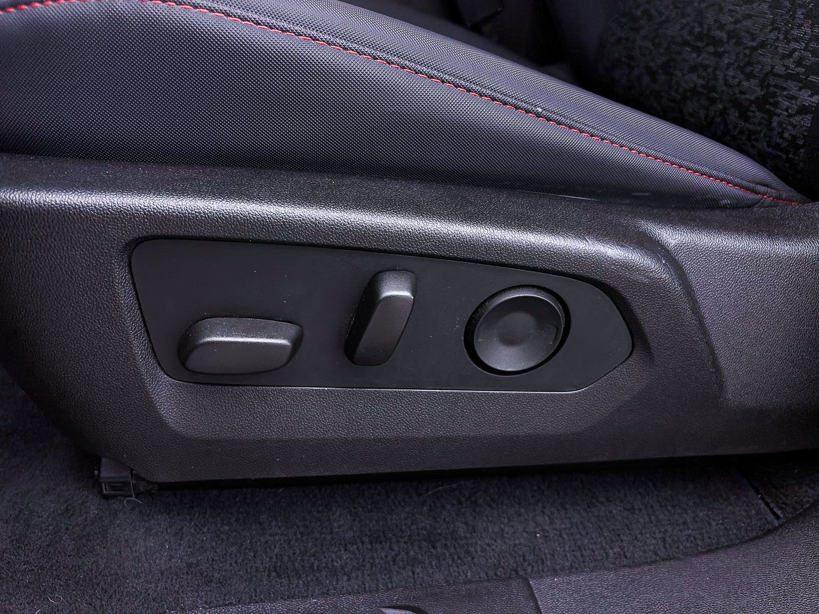 Used 2024 Chevrolet Colorado Z71 w/ Z71 Convenience Package 2 image 18