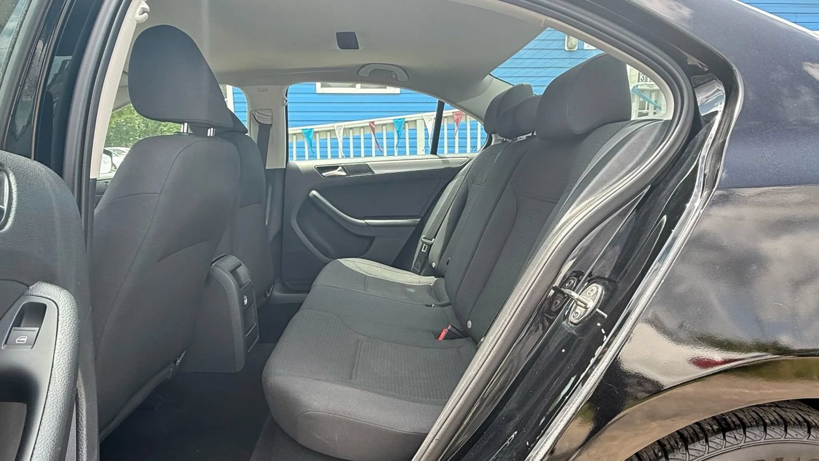 Used 2015 Volkswagen Jetta SE FWD image 11