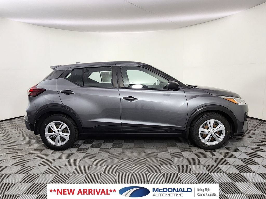 Used 2022 Nissan Kicks S FWD image 6