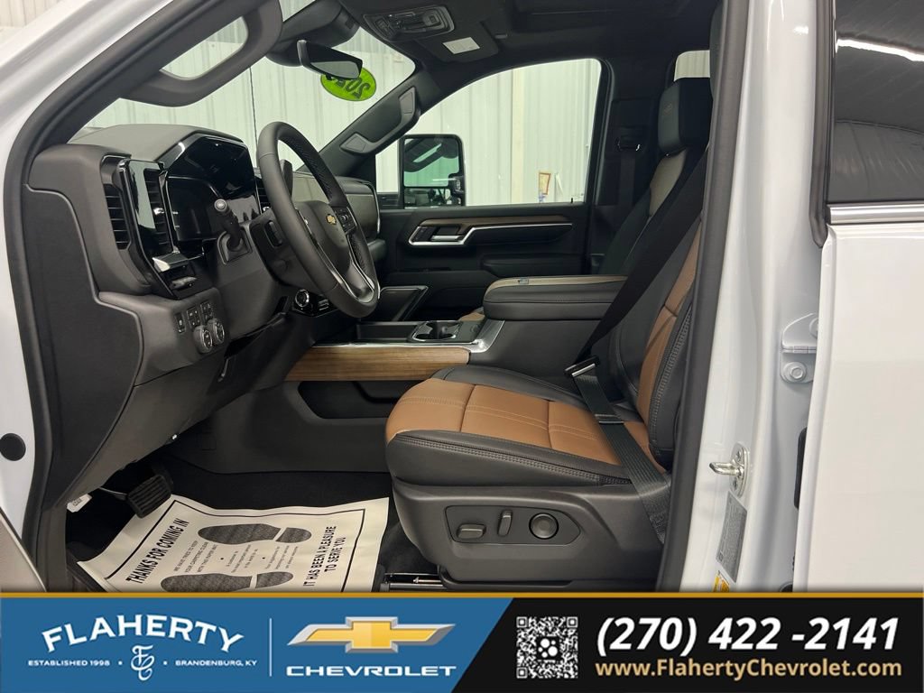 New 2026 Chevrolet Silverado 2500 High Country w/ High Country Premium Package AWD/4WD image 9