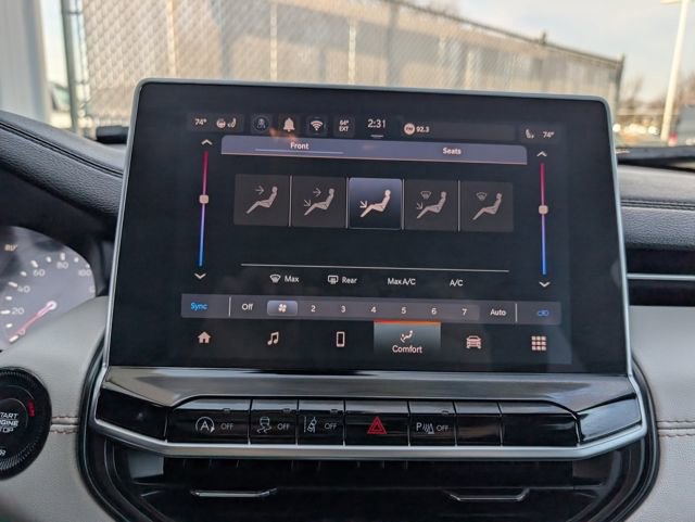 Used 2024 Jeep Compass Limited image 15