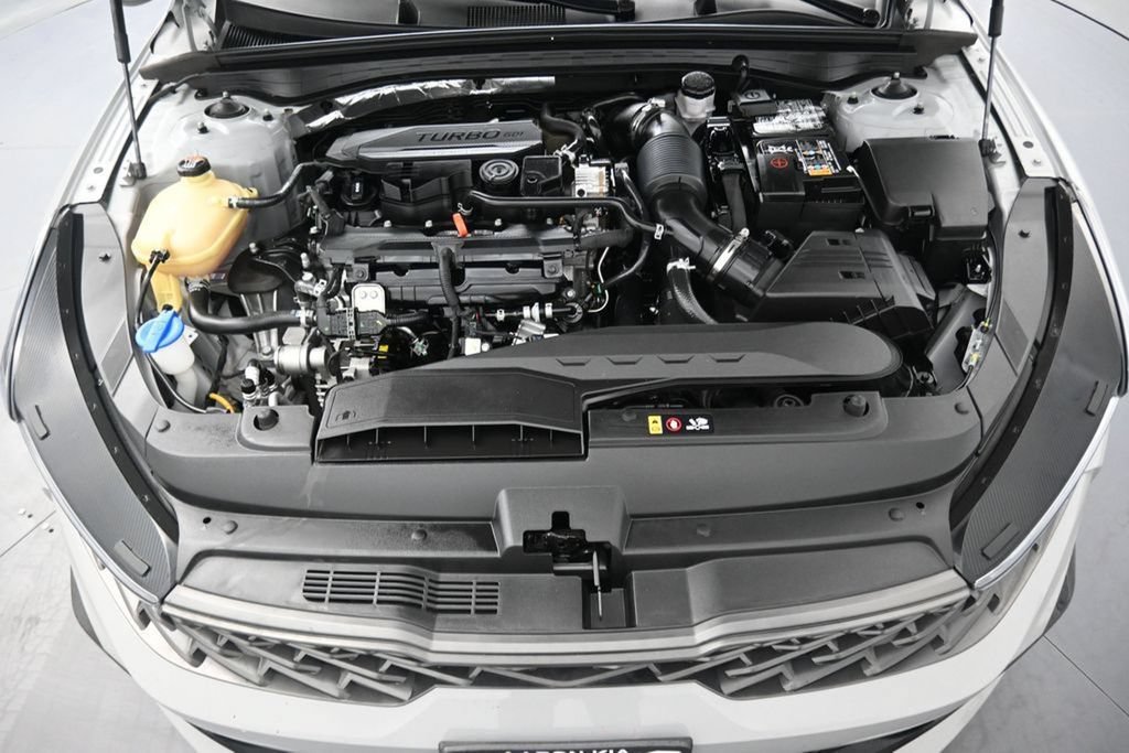 Used 2021 Kia K5 GT-Line AWD/4WD image 8