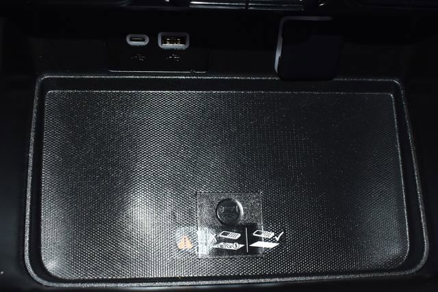 Used 2024 Chevrolet Suburban RST image 28