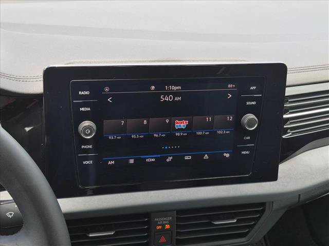 Used 2025 Volkswagen Jetta SE w/ Sunroof Package FWD image 12