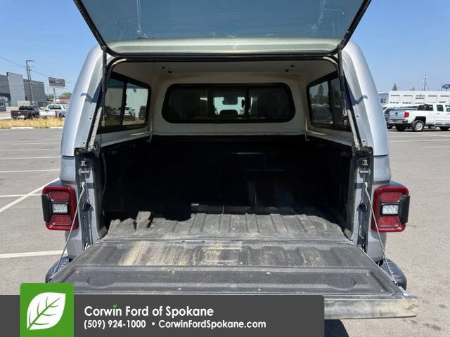 Used 2020 Jeep Gladiator Rubicon w/ Advanced Safety Group AWD/4WD image 18