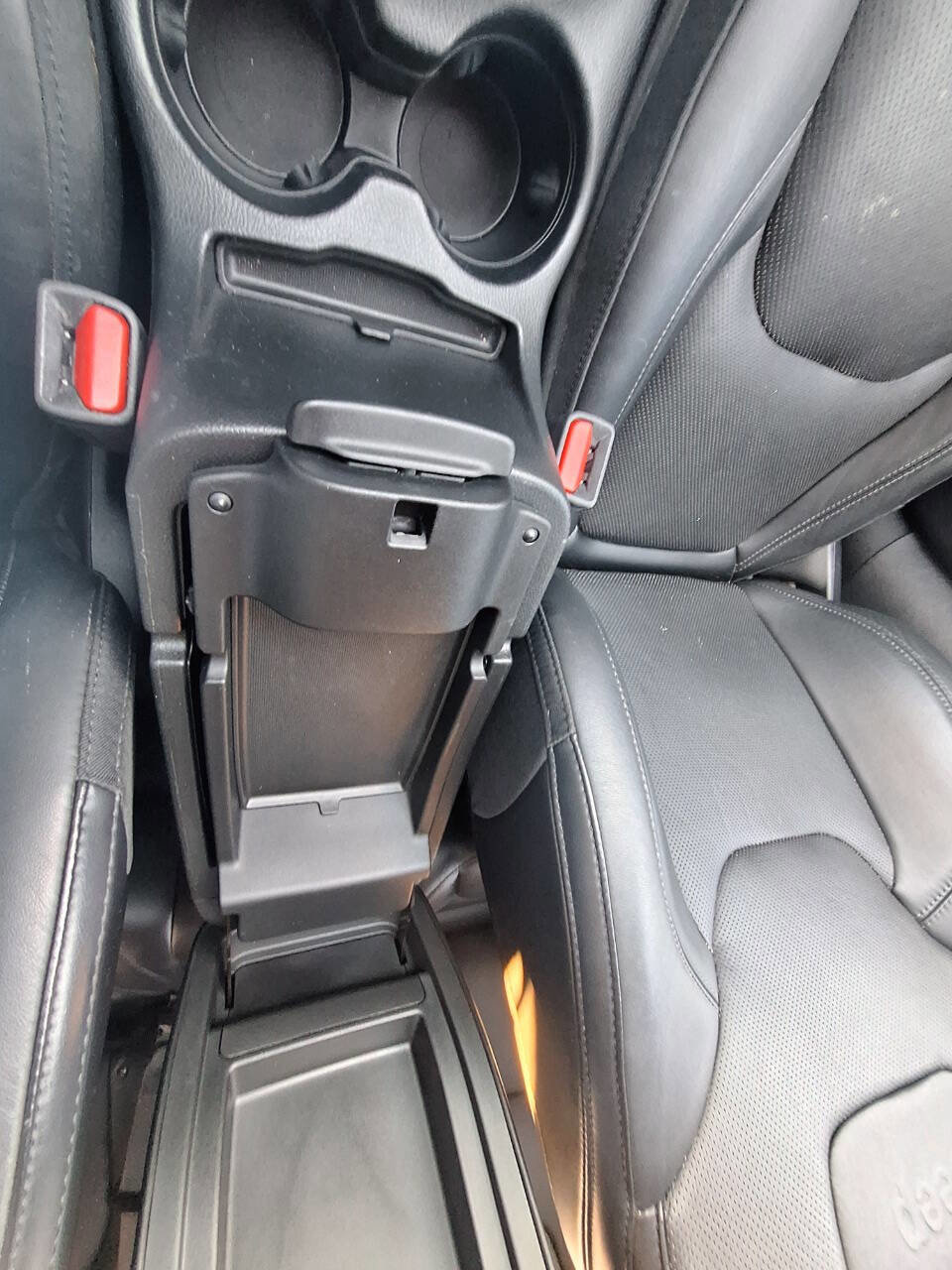 Used 2019 Jeep Cherokee Limited image 14