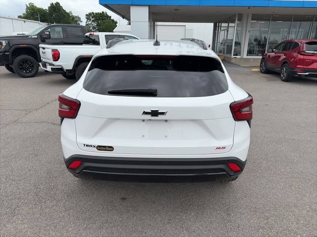 New 2026 Chevrolet Trax RS w/ Sunroof Package FWD image 5
