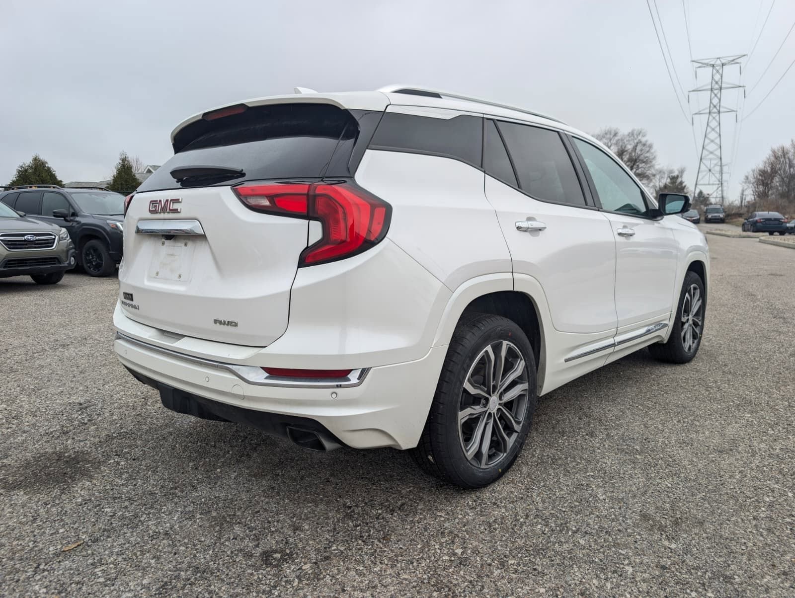 Used 2020 GMC Terrain Denali w/ Denali Premium Package AWD/4WD image 3