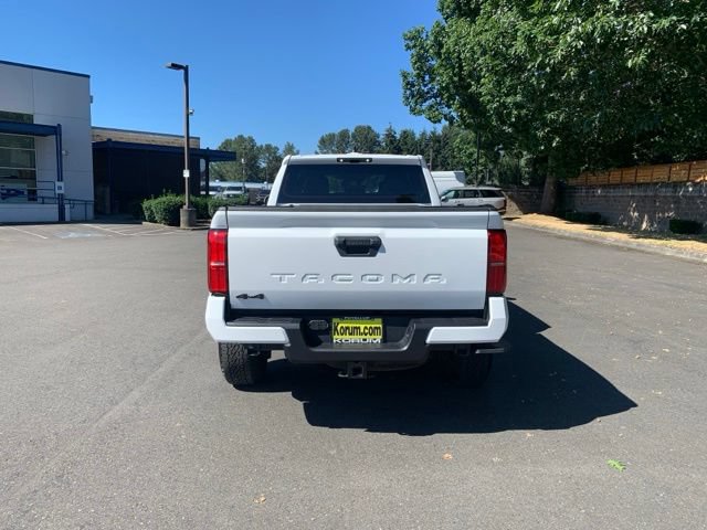 Used 2024 Toyota Tacoma TRD Off-Road AWD/4WD image 4