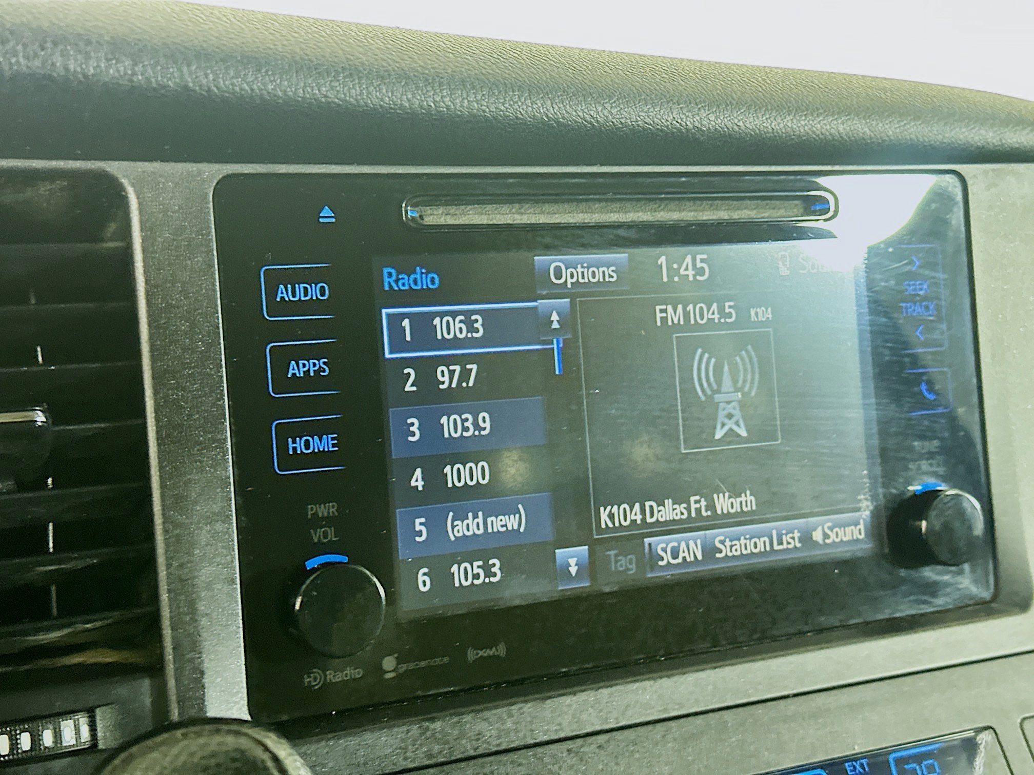 Used 2017 Toyota Sienna LE image 21