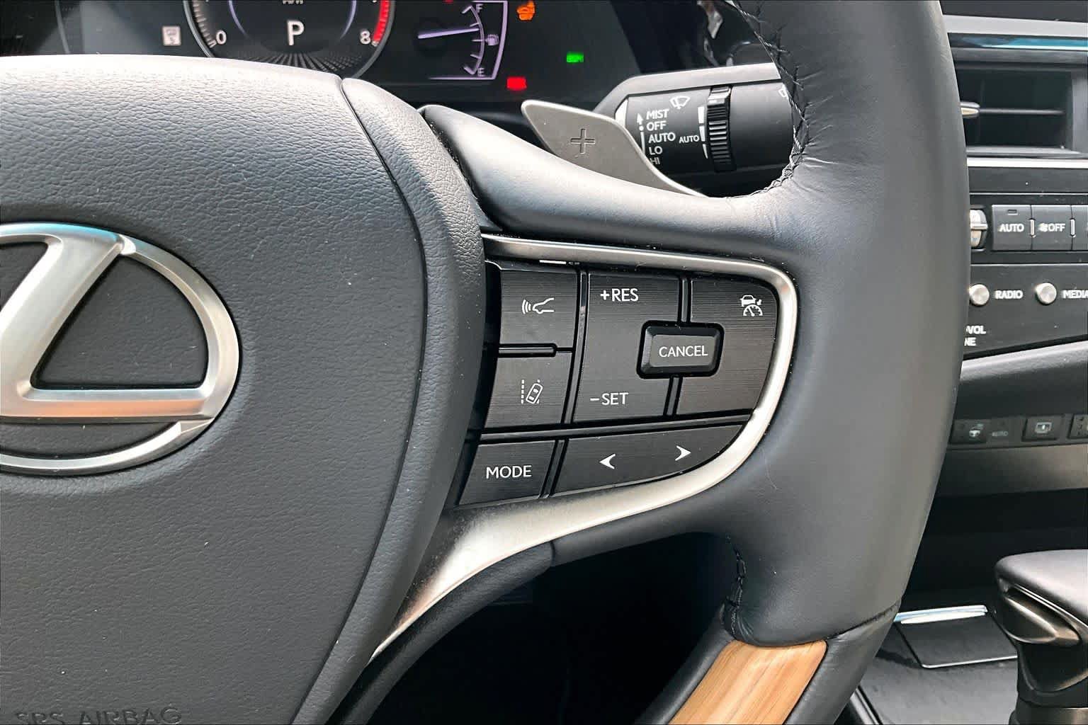 Used 2025 Lexus ES 350 Ultra Luxury w/ Accessory Package (Z2) FWD image 23