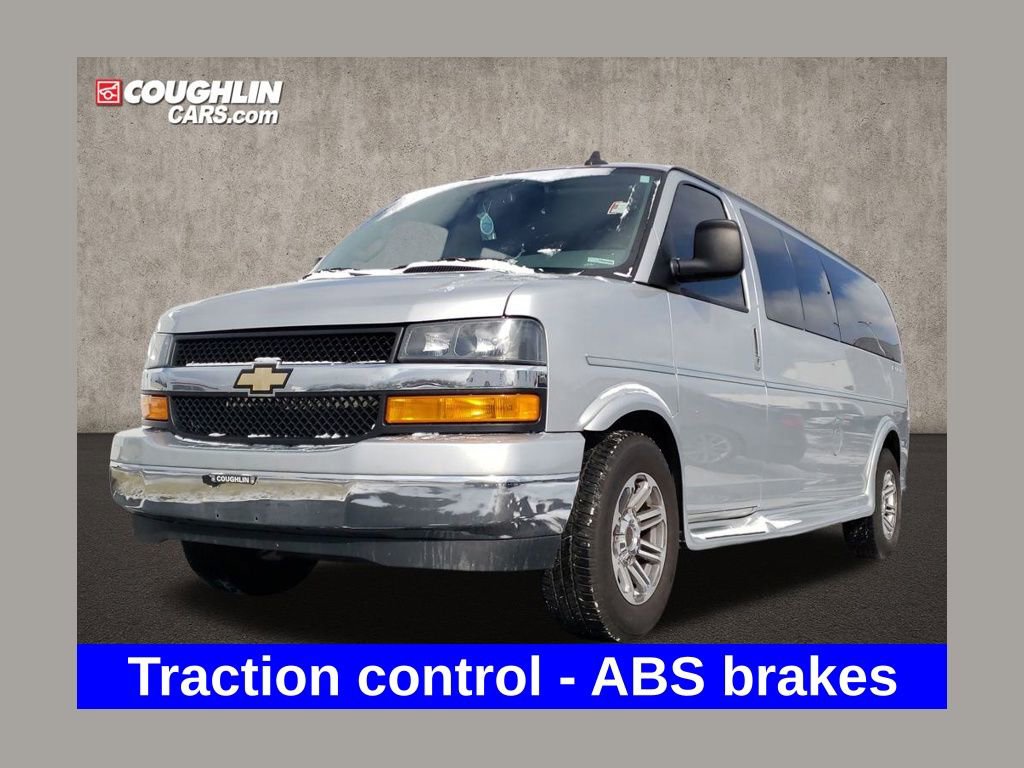 Used 2023 Chevrolet Express 2500 Extended image 1