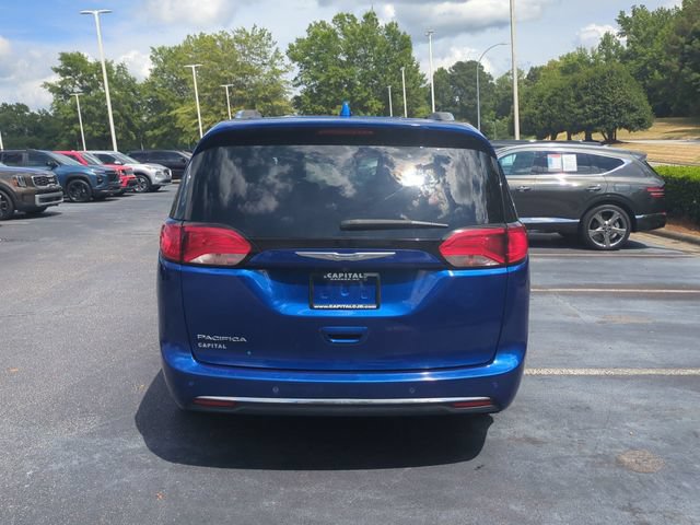 Used 2019 Chrysler Pacifica Touring-L w/ Tire & Wheel Group FWD image 4