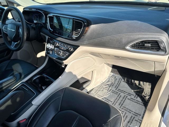 Used 2023 Chrysler Pacifica Limited image 20