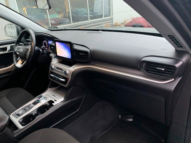 Used 2022 Ford Explorer XLT w/ Class IV Trailer Tow Package image 11