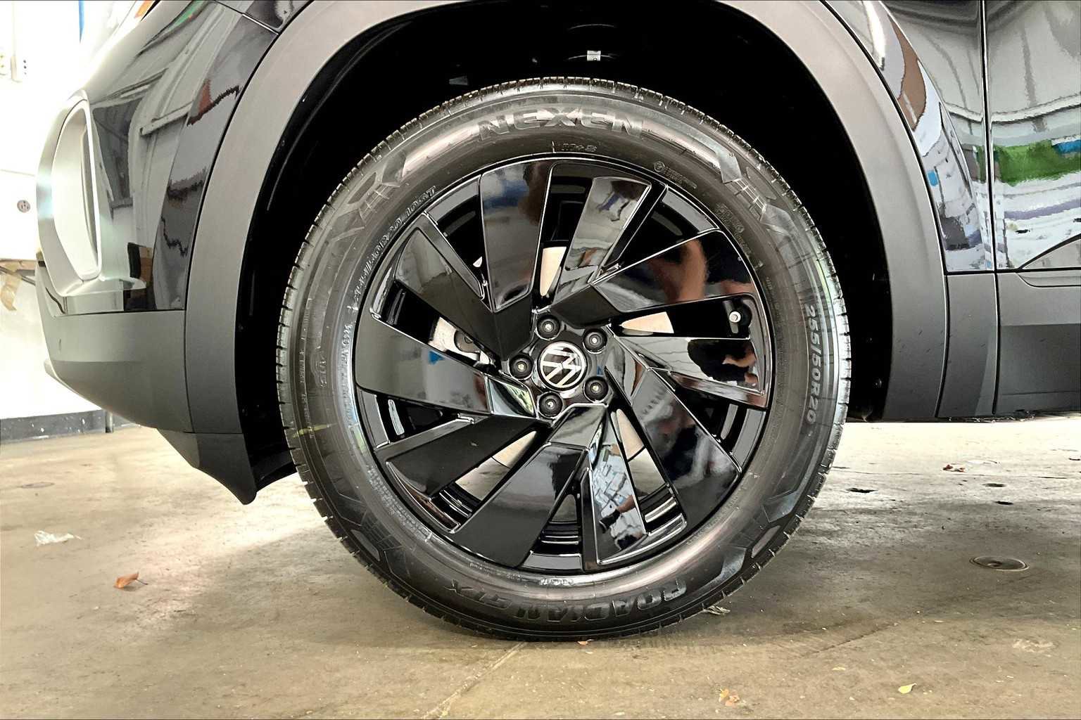 New 2026 Volkswagen Atlas SE image 14