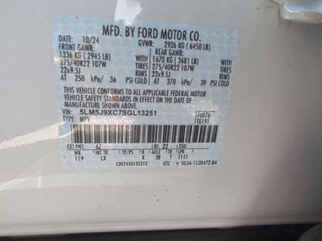 New 2025 Lincoln Aviator Black Label AWD/4WD image 12