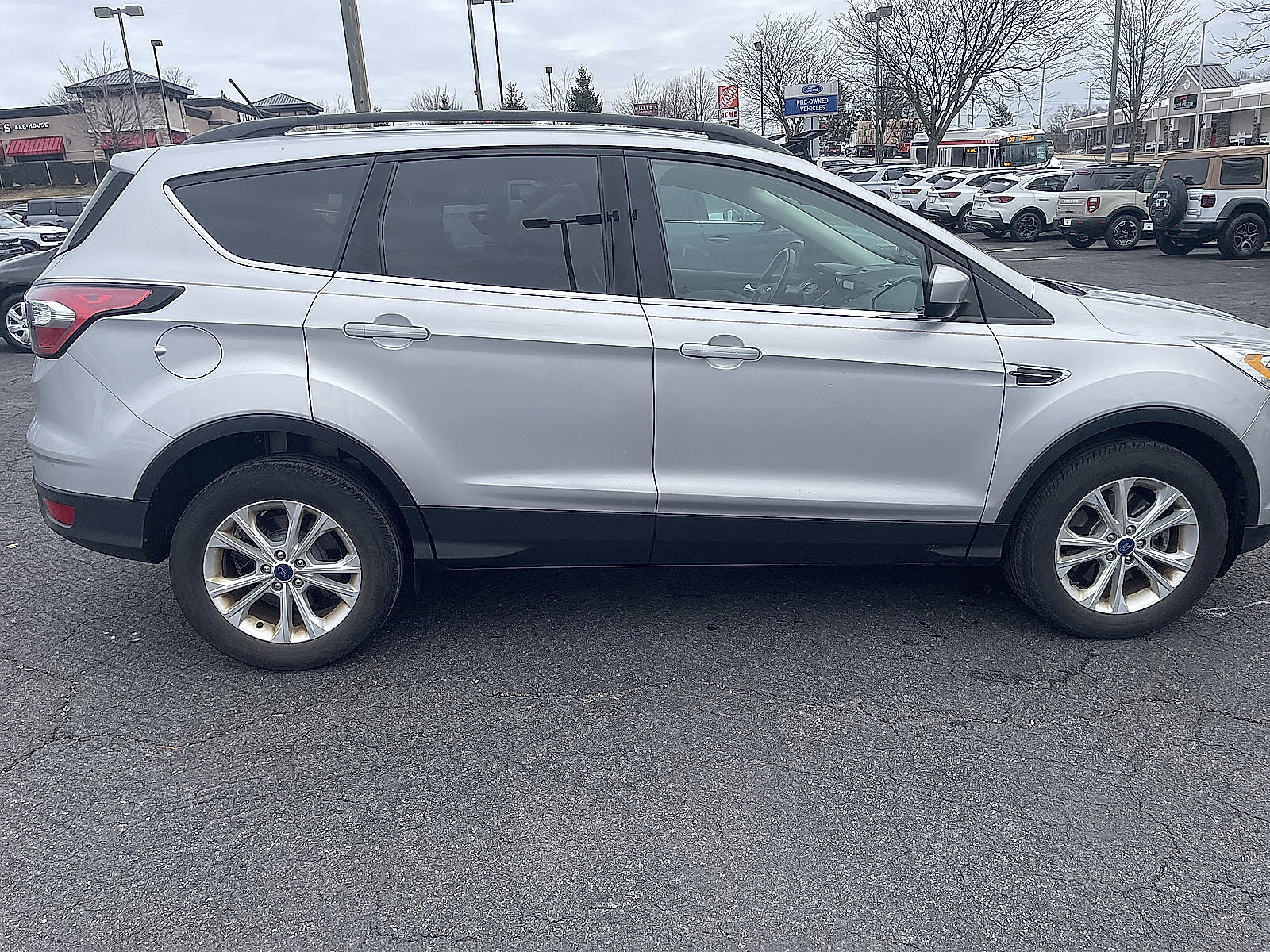Used 2018 Ford Escape SEL w/ Ford Safe & Smart Package image 16