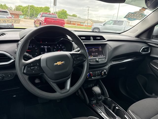 Used 2023 Chevrolet TrailBlazer LT FWD image 21