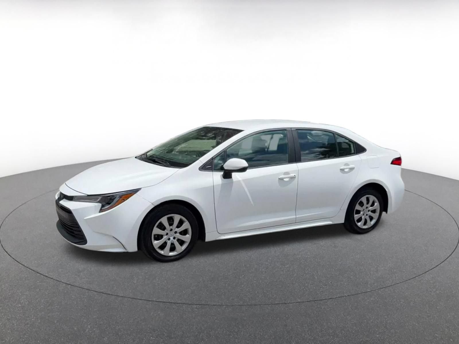 Used 2025 Toyota Corolla LE FWD image 7
